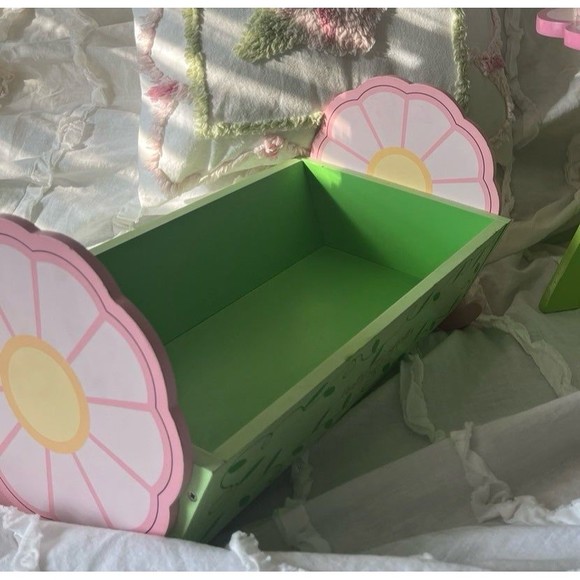 Cradle only - Shabby Chic Little Girls Decor - Picture 1 of 9
